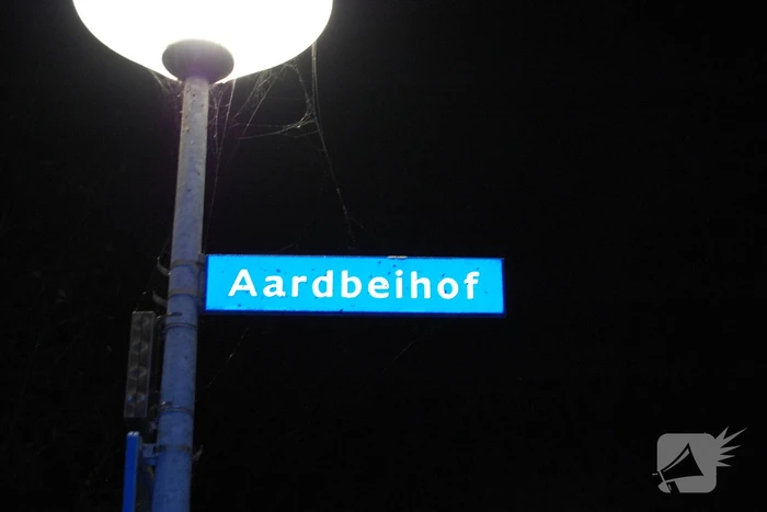 Auto op zijn kant geduwd
