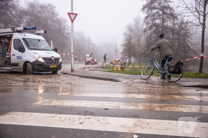 Flink waterballet na gesprongen leiding
