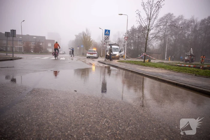 Flink waterballet na gesprongen leiding