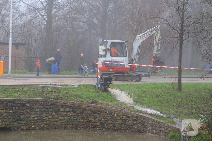 Flink waterballet na gesprongen leiding