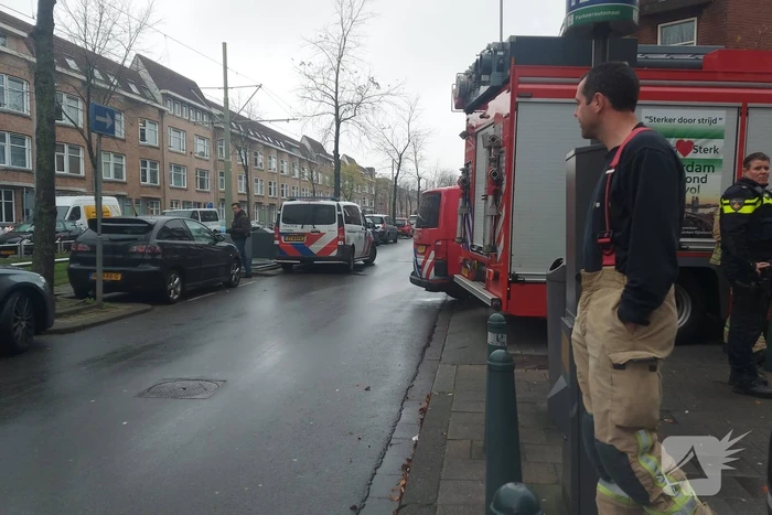 Brandweer doet metingen na gaslucht