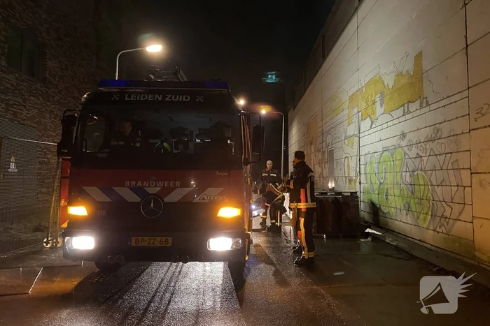 Brandweer voorkomt dat brand overslaat