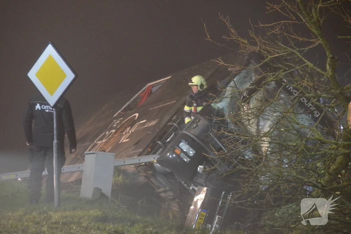 Chauffeur Arriva touringcar overleden bij crash