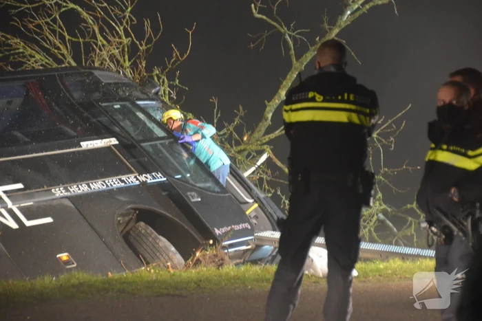 Chauffeur Arriva touringcar overleden bij crash