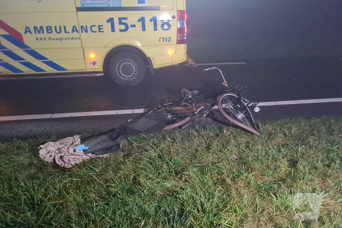 Fietser zwaargewond bij aanrijding met auto