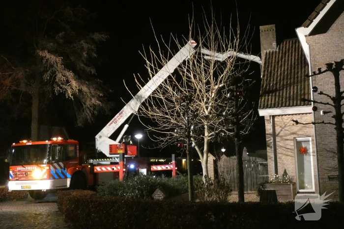 Schoorsteen geveegd na brand