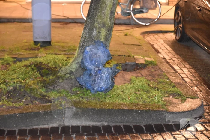Plastic voorwerp in brand zet portiek vol rook