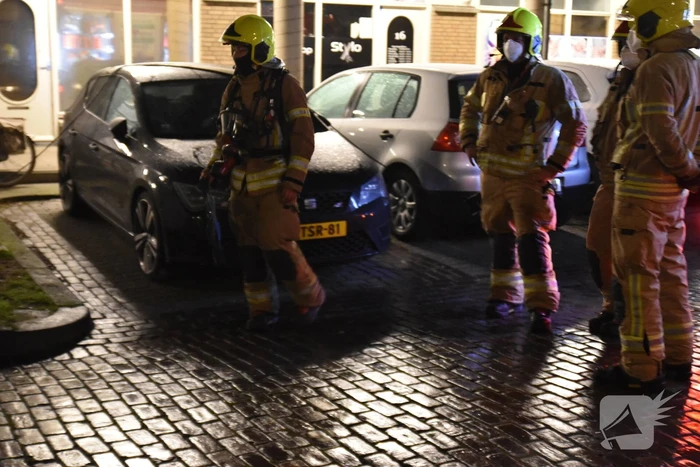 Plastic voorwerp in brand zet portiek vol rook