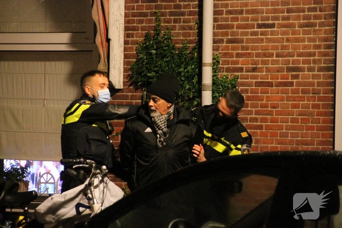 Verdachte aangehouden voor mogelijk vuurwapenbezit