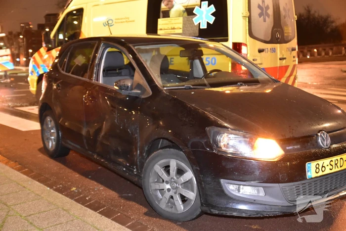 Maaltijdbezorger gewond bij aanrijding met auto