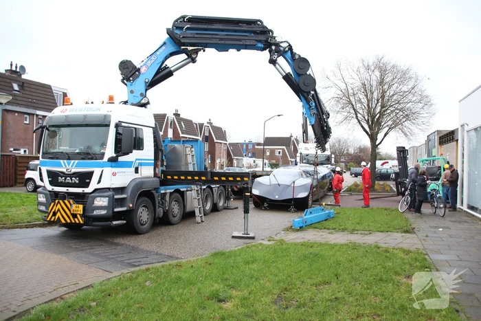 Superbus Wubbo Ockels wordt vervoerd naar nieuwe locatie