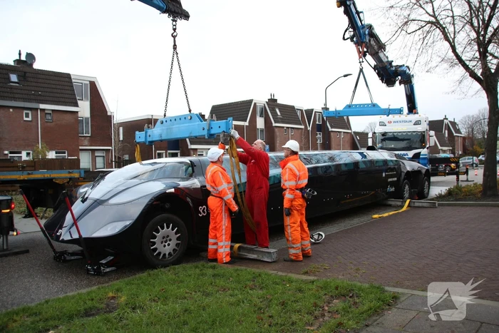 Superbus Wubbo Ockels wordt vervoerd naar nieuwe locatie