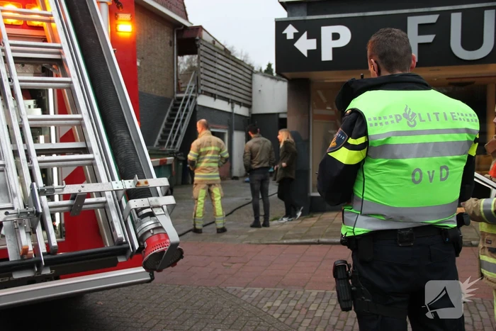 Brand in autogarage snel geblust