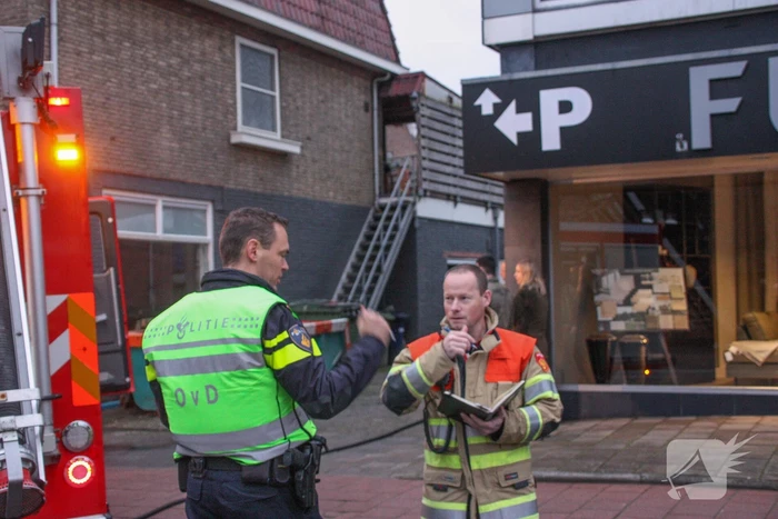 Brand in autogarage snel geblust