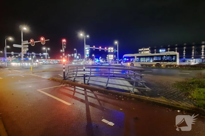 Auto klemgereden door politie