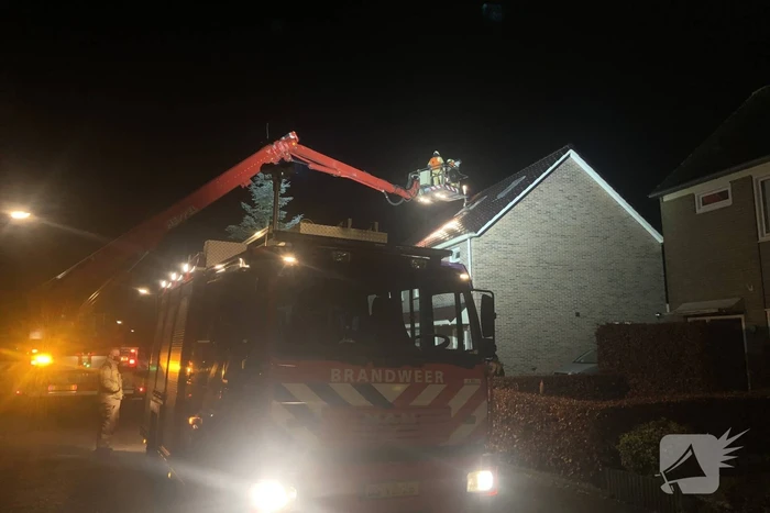 Brand in schoorsteen van woning