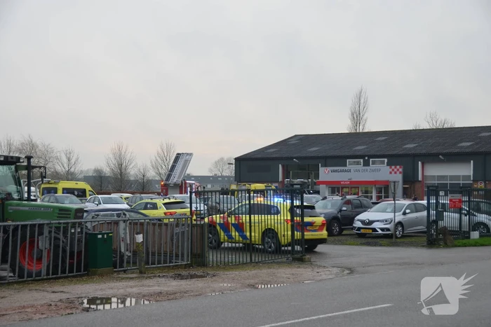Persoon gewond bij ongeval Vakgarage Van der Zweep