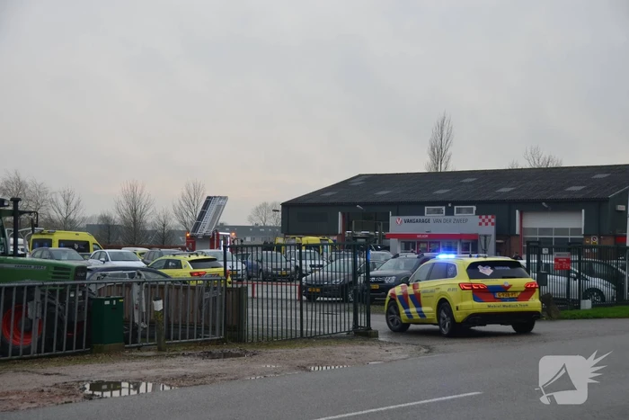 Persoon gewond bij ongeval Vakgarage Van der Zweep