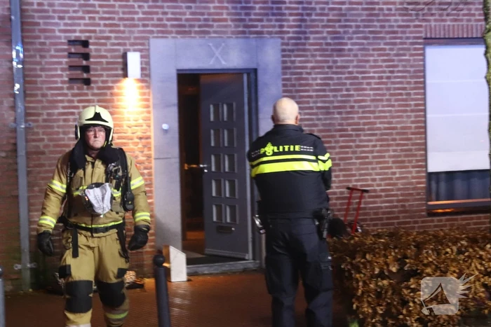Hond uit woning gehaald bij schoorsteenbrand