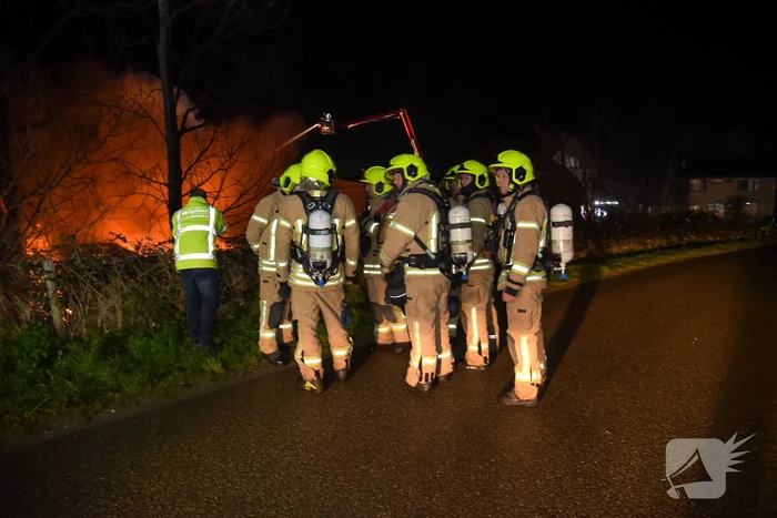 Bussen in brand bij Firma Maliepaard