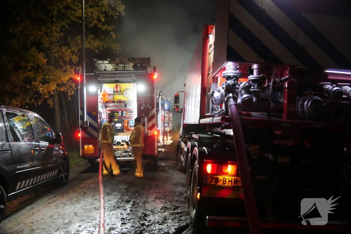 Flinke rookpluimen bij aangestoken buitenbrand