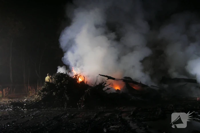 Flinke rookpluimen bij aangestoken buitenbrand