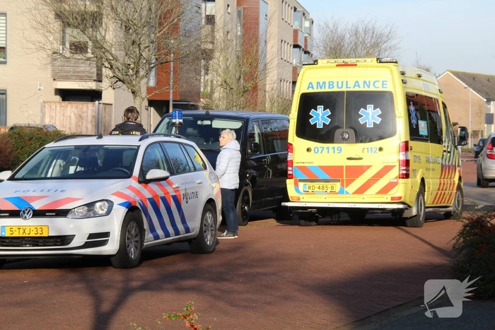 Man met fiets gaat hard onderuit