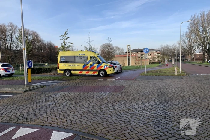 Racefietser botst op voetganger
