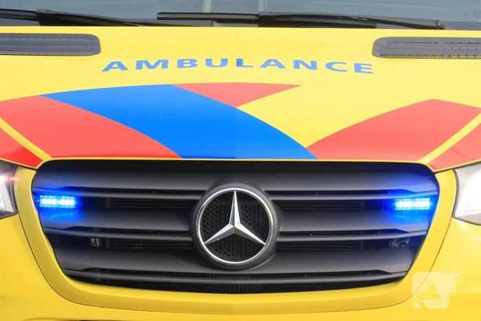 Man gewond aan hand bij steekincident