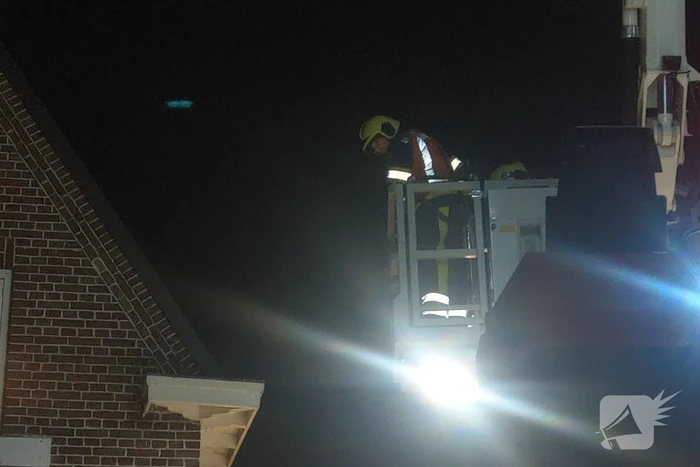 Brand in schoorsteen van woning