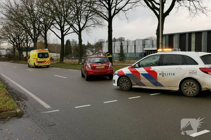 Overstekende voetganger met rollator aangereden door auto