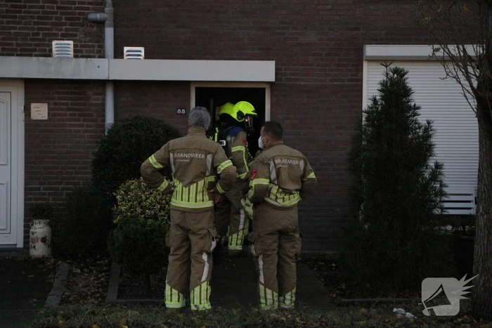 Brandweer doet onderzoek in woning na afgaan van koolmonoxidemelder
