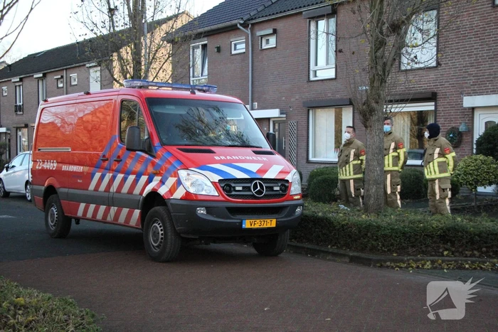 Brandweer doet onderzoek in woning na afgaan van koolmonoxidemelder