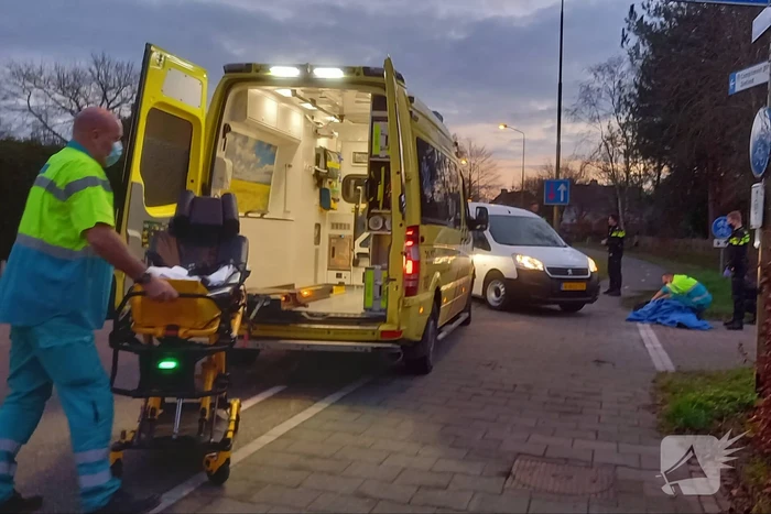 Scooterrijder gewond bij botsing met auto