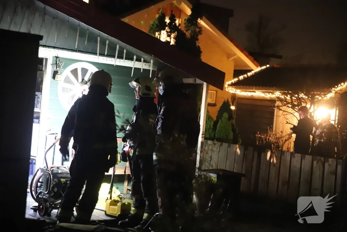 Flinke brand in houten chalet