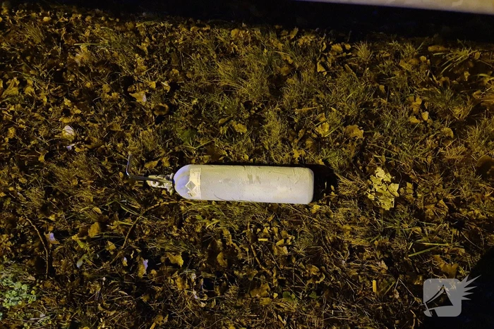 Auto botst tegen pijlwagen
