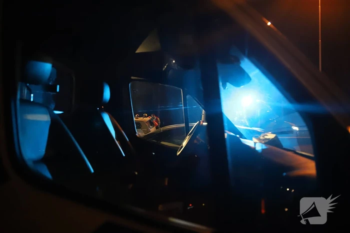 Auto botst tegen pijlwagen