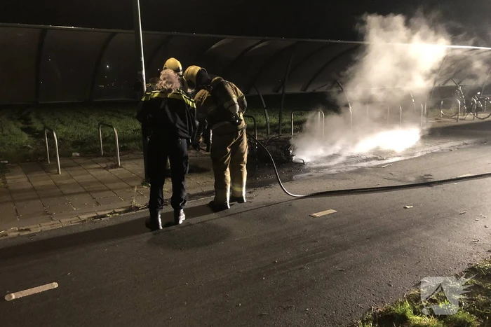 Brommer door brand verwoest