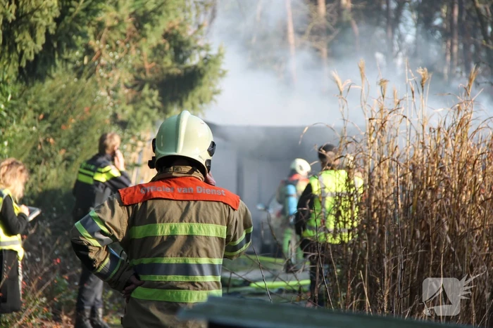 Veel rook bij brand in carport