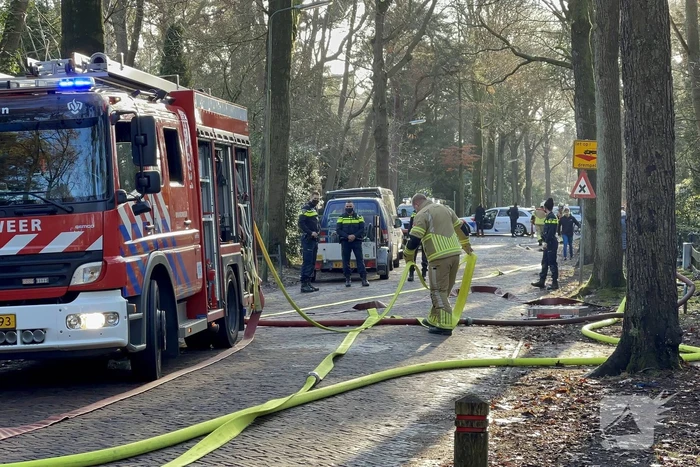 Veel rook bij brand in carport