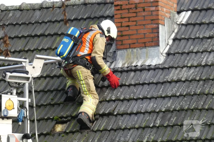Flinke schoorsteenbrand bij woning