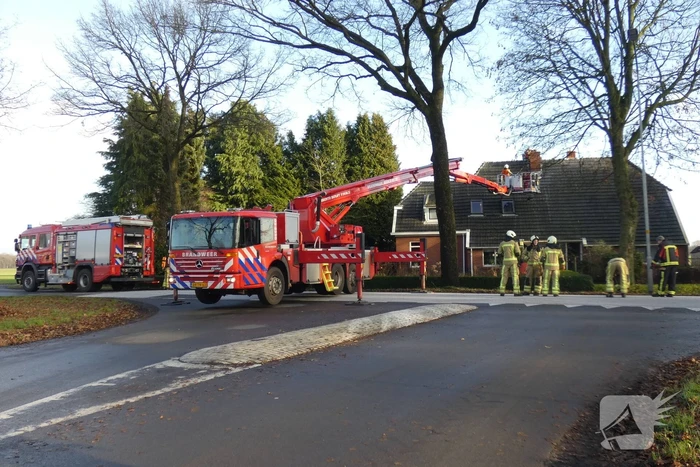 Flinke schoorsteenbrand bij woning