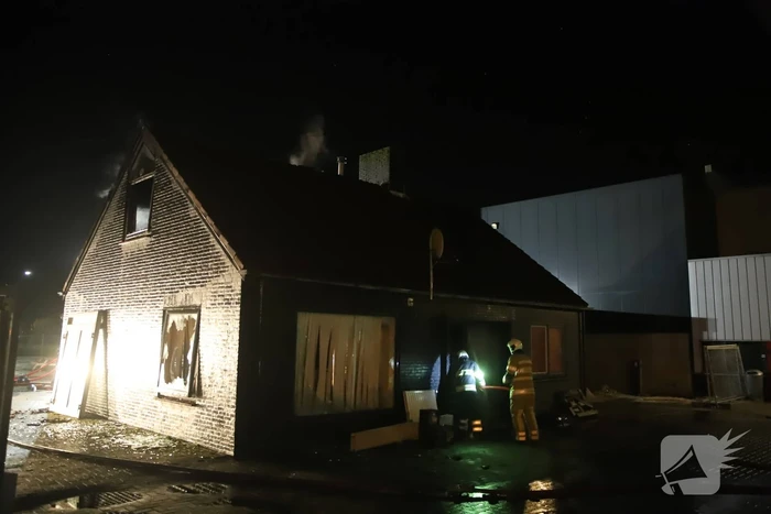 Flinke brand op zolder van woning