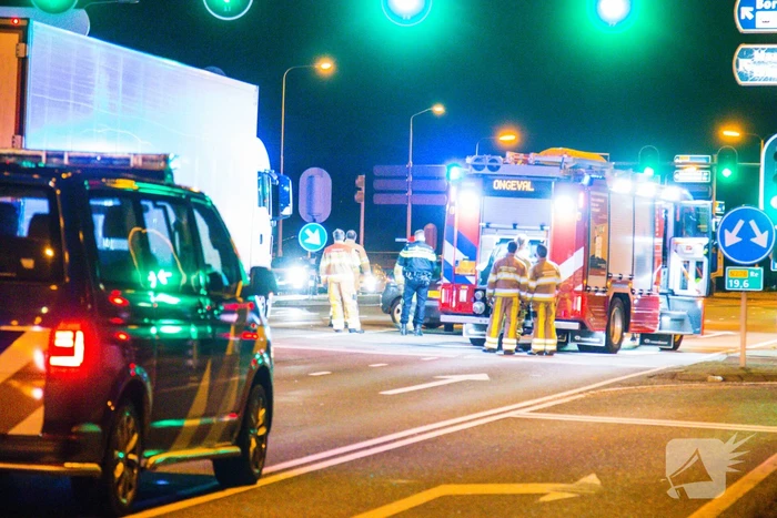 Persoon gewond bij botsing tussen twee auto's
