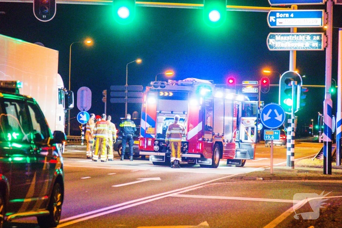 Persoon gewond bij botsing tussen twee auto's