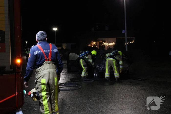 Auto verwoest door brand