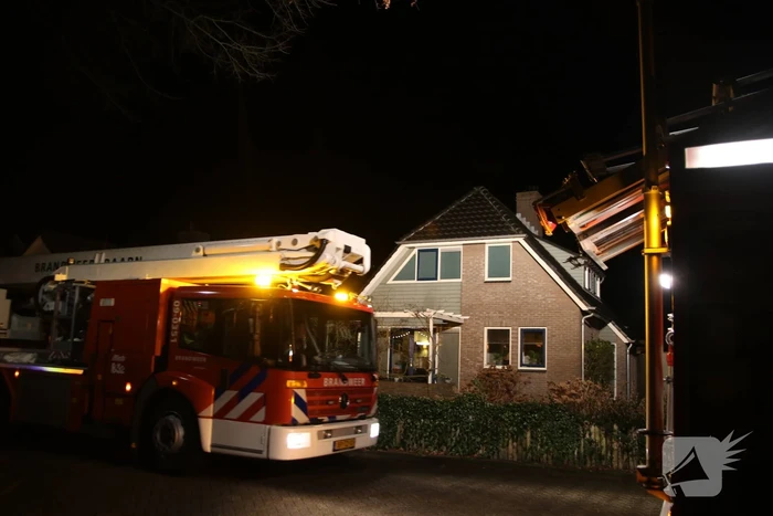 Brand in schoorsteen van woning
