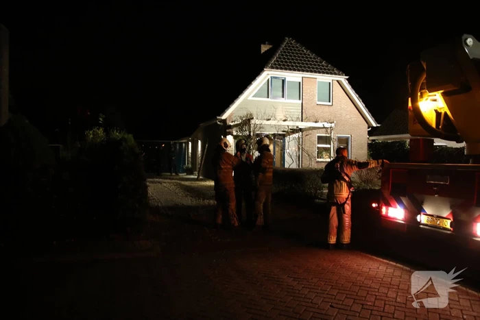 Brand in schoorsteen van woning