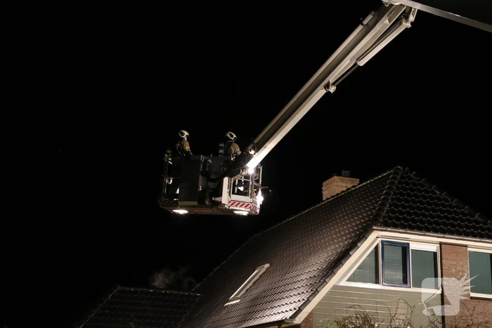 Brand in schoorsteen van woning