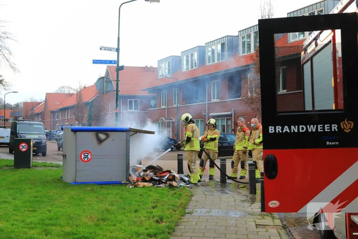 Papiercontainer in brand